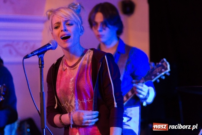 Zdjęcie w galerii na portalu naszraciborz.pl: Muzyka niezależna zabrzmiała na raciborskim zamku wiadomości z regionu