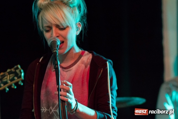 Zdjęcie w galerii na portalu naszraciborz.pl: Muzyka niezależna zabrzmiała na raciborskim zamku wiadomości z regionu