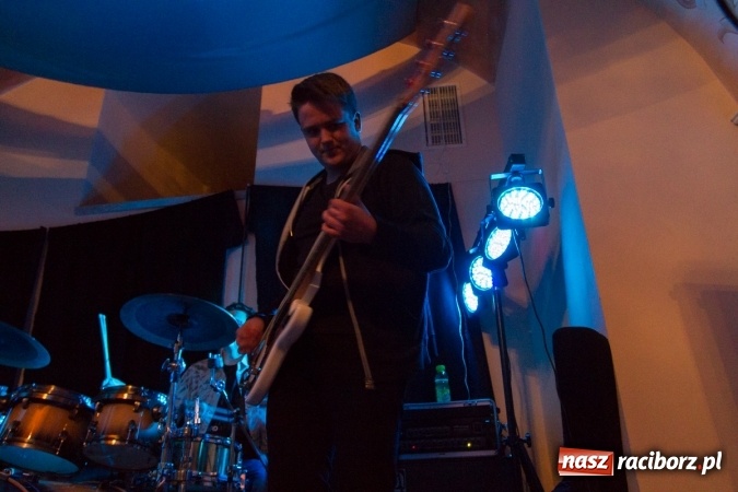 Zdjęcie w galerii na portalu naszraciborz.pl: Muzyka niezależna zabrzmiała na raciborskim zamku wiadomości z regionu