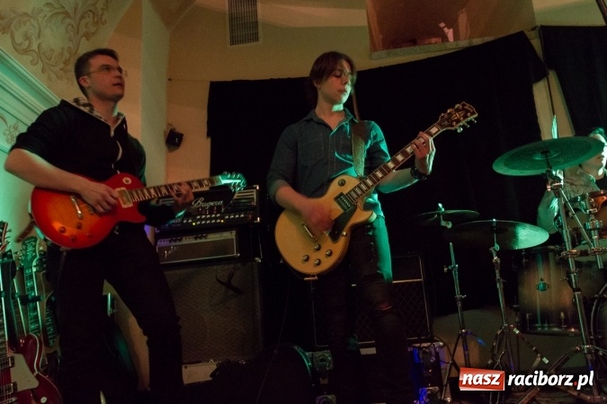 Zdjęcie w galerii na portalu naszraciborz.pl: Muzyka niezależna zabrzmiała na raciborskim zamku wiadomości z regionu