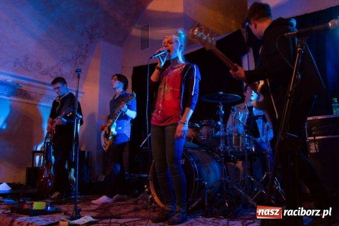 Zdjęcie w galerii na portalu naszraciborz.pl: Muzyka niezależna zabrzmiała na raciborskim zamku wiadomości z regionu