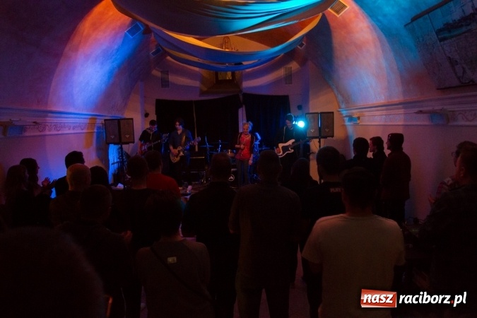 Zdjęcie w galerii na portalu naszraciborz.pl: Muzyka niezależna zabrzmiała na raciborskim zamku wiadomości z regionu