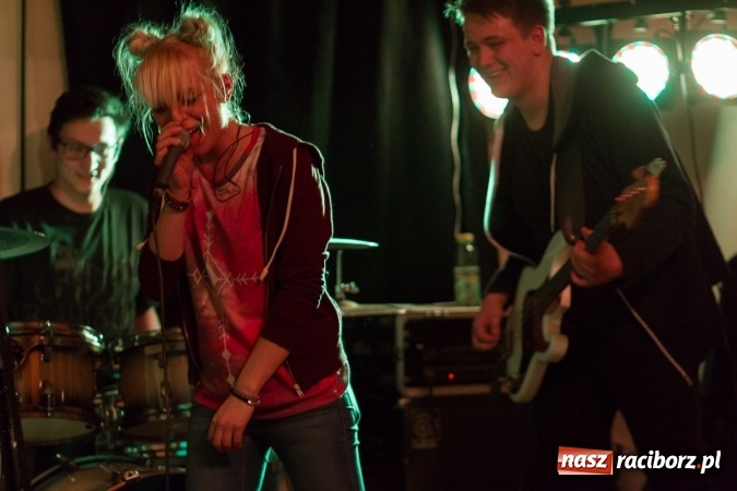 Zdjęcie w galerii na portalu naszraciborz.pl: Muzyka niezależna zabrzmiała na raciborskim zamku wiadomości z regionu