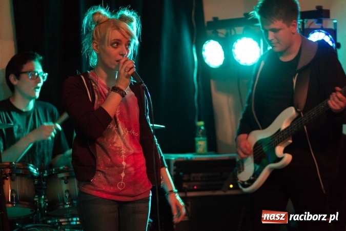 Zdjęcie w galerii na portalu naszraciborz.pl: Muzyka niezależna zabrzmiała na raciborskim zamku wiadomości z regionu