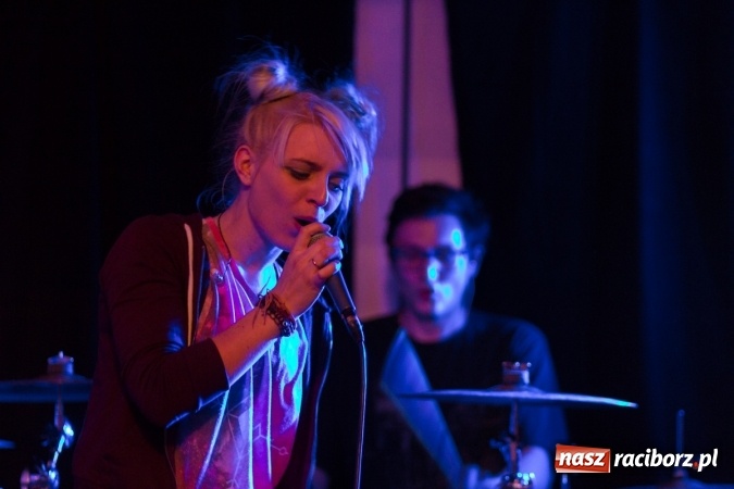 Zdjęcie w galerii na portalu naszraciborz.pl: Muzyka niezależna zabrzmiała na raciborskim zamku wiadomości z regionu