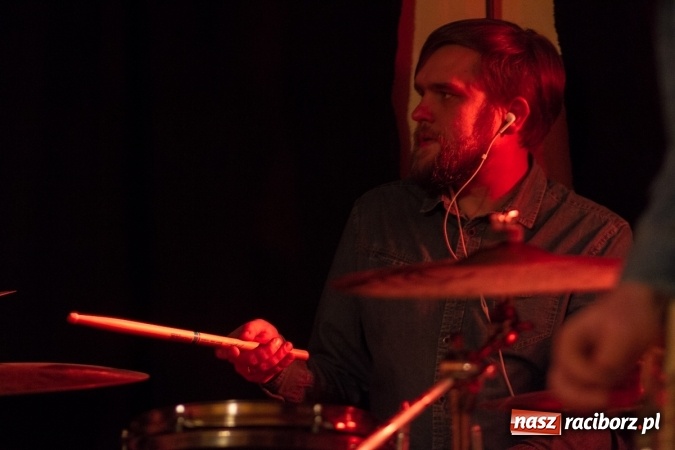 Zdjęcie w galerii na portalu naszraciborz.pl: Muzyka niezależna zabrzmiała na raciborskim zamku wiadomości z regionu