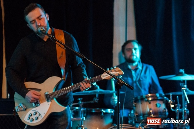 Zdjęcie w galerii na portalu naszraciborz.pl: Muzyka niezależna zabrzmiała na raciborskim zamku wiadomości z regionu