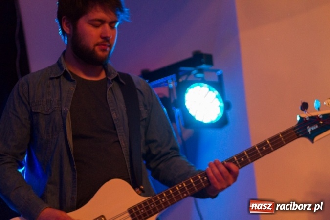 Zdjęcie w galerii na portalu naszraciborz.pl: Muzyka niezależna zabrzmiała na raciborskim zamku wiadomości z regionu