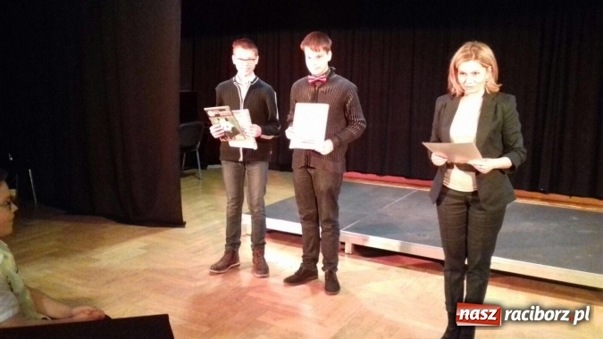 Zdjęcie w galerii na portalu naszraciborz.pl: Powiatowy Konkurs Recytatorski dla Młodzieży Szkół Podstawowych i Gimnazjów  wiadomości z regionu