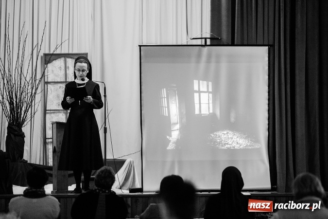 Zdjęcie w galerii na portalu naszraciborz.pl: Ziemia Krwi Męczęńskiej w klasztorze Annuntiata wiadomości z regionu