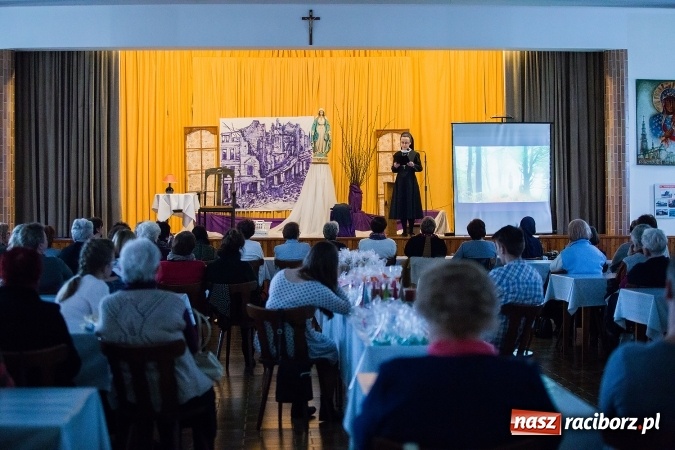 Zdjęcie w galerii na portalu naszraciborz.pl: Ziemia Krwi Męczęńskiej w klasztorze Annuntiata wiadomości z regionu