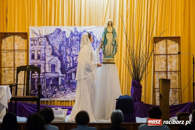 Zdjęcie w galerii na portalu naszraciborz.pl: Ziemia Krwi Męczęńskiej w klasztorze Annuntiata wiadomości z regionu