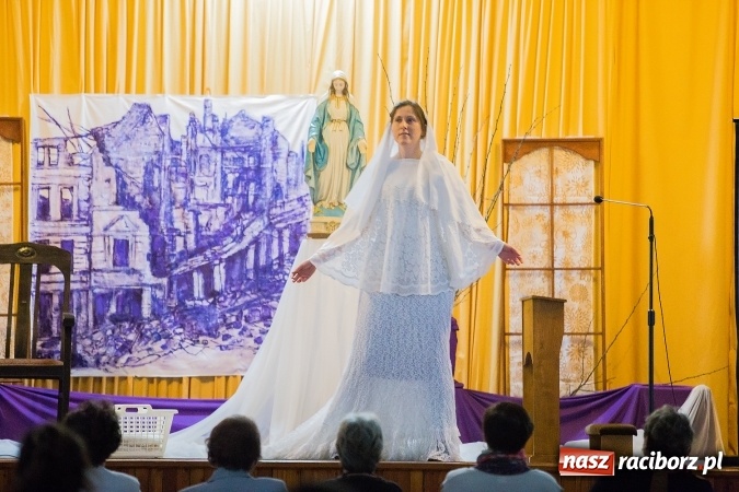 Zdjęcie w galerii na portalu naszraciborz.pl: Ziemia Krwi Męczęńskiej w klasztorze Annuntiata wiadomości z regionu