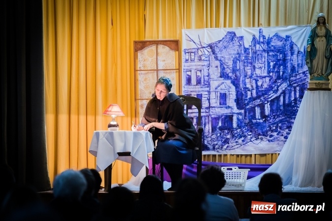 Zdjęcie w galerii na portalu naszraciborz.pl: Ziemia Krwi Męczęńskiej w klasztorze Annuntiata wiadomości z regionu