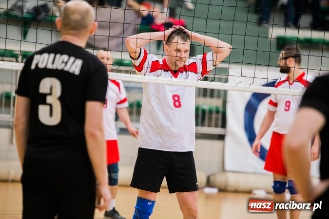 Zdjęcie w galerii na portalu naszraciborz.pl: Siatkarski Turniej Zakładów Pracy i Służb Mundurowych: Eko-Okna znów zwycięskie wiadomości z regionu