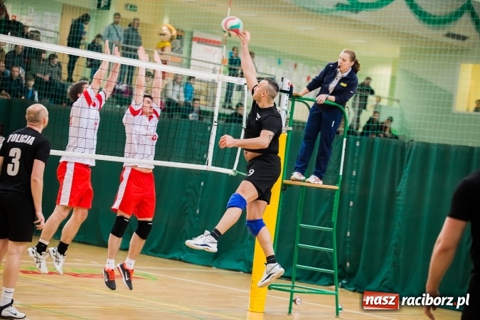 Zdjęcie w galerii na portalu naszraciborz.pl: Siatkarski Turniej Zakładów Pracy i Służb Mundurowych: Eko-Okna znów zwycięskie wiadomości z regionu