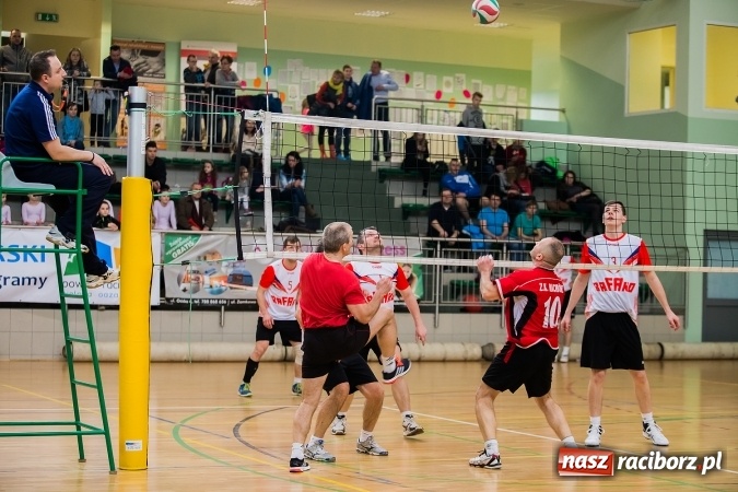 Zdjęcie w galerii na portalu naszraciborz.pl: Siatkarski Turniej Zakładów Pracy i Służb Mundurowych: Eko-Okna znów zwycięskie wiadomości z regionu