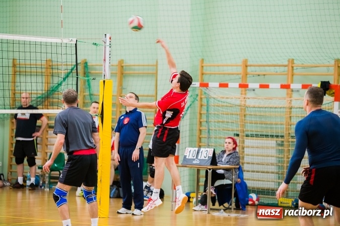 Zdjęcie w galerii na portalu naszraciborz.pl: Siatkarski Turniej Zakładów Pracy i Służb Mundurowych: Eko-Okna znów zwycięskie wiadomości z regionu
