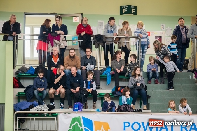 Zdjęcie w galerii na portalu naszraciborz.pl: Siatkarski Turniej Zakładów Pracy i Służb Mundurowych: Eko-Okna znów zwycięskie wiadomości z regionu