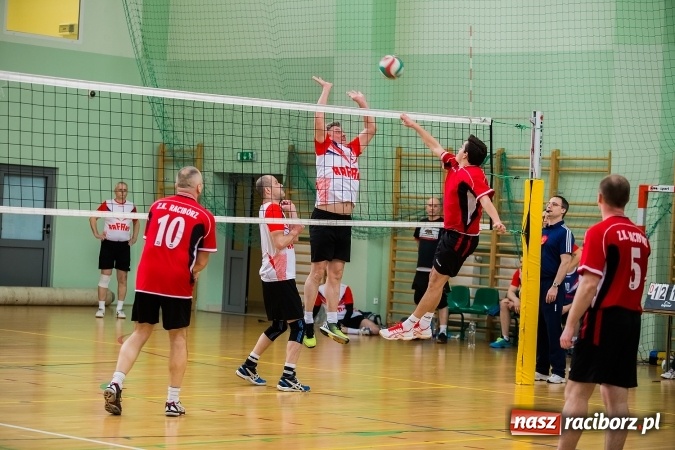 Zdjęcie w galerii na portalu naszraciborz.pl: Siatkarski Turniej Zakładów Pracy i Służb Mundurowych: Eko-Okna znów zwycięskie wiadomości z regionu