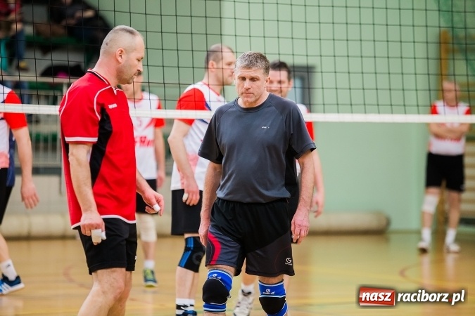 Zdjęcie w galerii na portalu naszraciborz.pl: Siatkarski Turniej Zakładów Pracy i Służb Mundurowych: Eko-Okna znów zwycięskie wiadomości z regionu