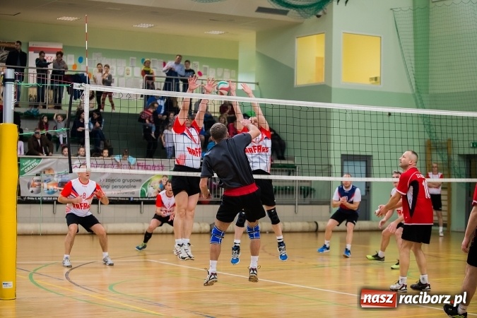 Zdjęcie w galerii na portalu naszraciborz.pl: Siatkarski Turniej Zakładów Pracy i Służb Mundurowych: Eko-Okna znów zwycięskie wiadomości z regionu