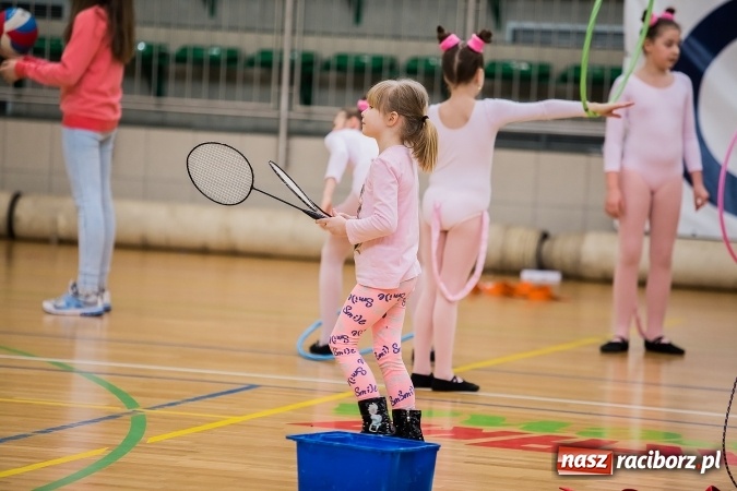 Zdjęcie w galerii na portalu naszraciborz.pl: Siatkarski Turniej Zakładów Pracy i Służb Mundurowych: Eko-Okna znów zwycięskie wiadomości z regionu