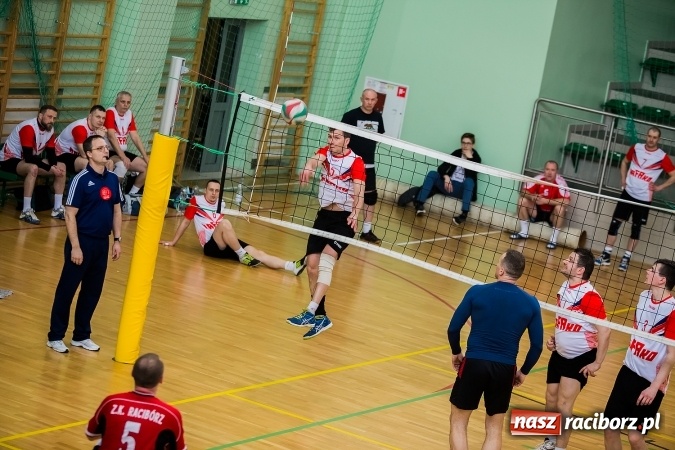 Zdjęcie w galerii na portalu naszraciborz.pl: Siatkarski Turniej Zakładów Pracy i Służb Mundurowych: Eko-Okna znów zwycięskie wiadomości z regionu
