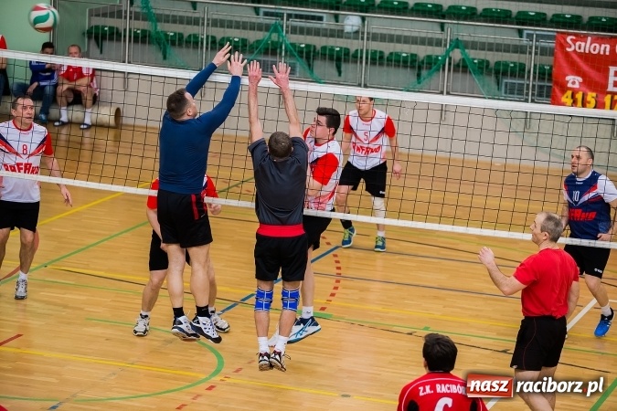 Zdjęcie w galerii na portalu naszraciborz.pl: Siatkarski Turniej Zakładów Pracy i Służb Mundurowych: Eko-Okna znów zwycięskie wiadomości z regionu