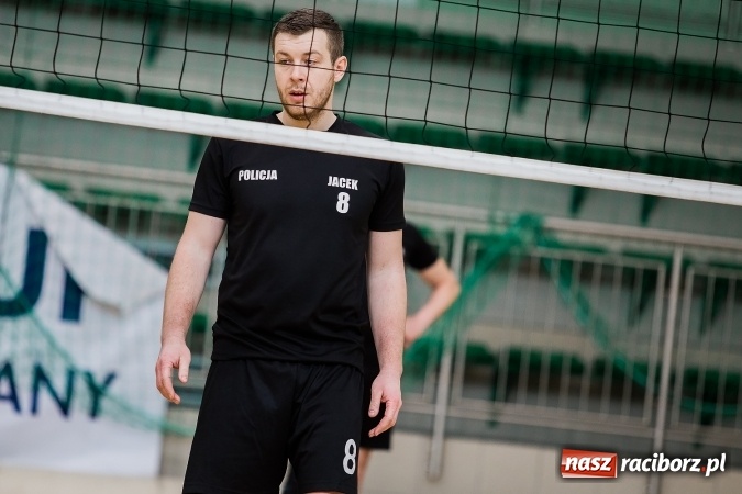 Zdjęcie w galerii na portalu naszraciborz.pl: Siatkarski Turniej Zakładów Pracy i Służb Mundurowych: Eko-Okna znów zwycięskie wiadomości z regionu