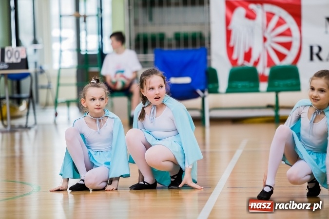 Zdjęcie w galerii na portalu naszraciborz.pl: Siatkarski Turniej Zakładów Pracy i Służb Mundurowych: Eko-Okna znów zwycięskie wiadomości z regionu