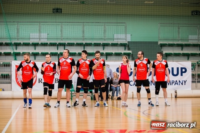 Zdjęcie w galerii na portalu naszraciborz.pl: Siatkarski Turniej Zakładów Pracy i Służb Mundurowych: Eko-Okna znów zwycięskie wiadomości z regionu