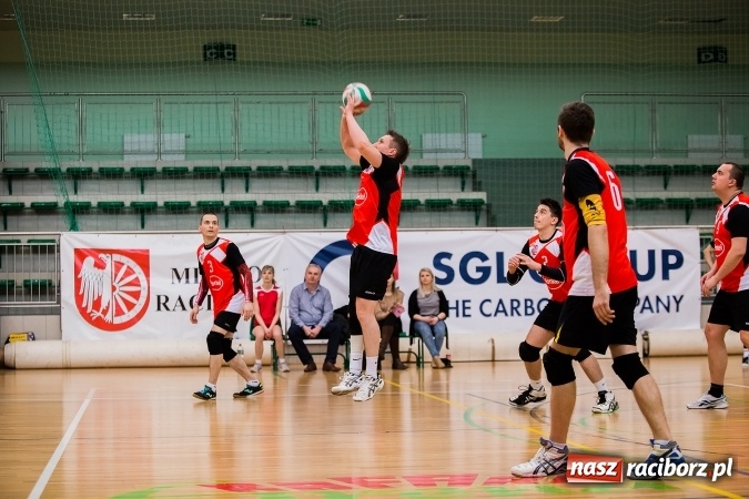 Zdjęcie w galerii na portalu naszraciborz.pl: Siatkarski Turniej Zakładów Pracy i Służb Mundurowych: Eko-Okna znów zwycięskie wiadomości z regionu