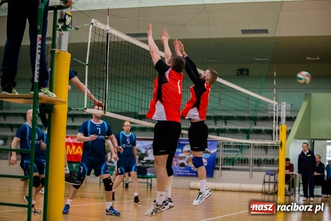 Zdjęcie w galerii na portalu naszraciborz.pl: Siatkarski Turniej Zakładów Pracy i Służb Mundurowych: Eko-Okna znów zwycięskie wiadomości z regionu