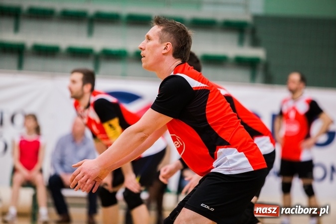 Zdjęcie w galerii na portalu naszraciborz.pl: Siatkarski Turniej Zakładów Pracy i Służb Mundurowych: Eko-Okna znów zwycięskie wiadomości z regionu