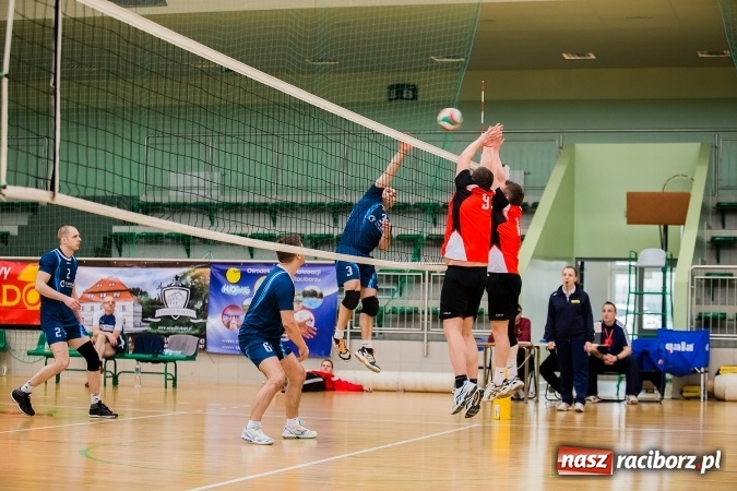 Zdjęcie w galerii na portalu naszraciborz.pl: Siatkarski Turniej Zakładów Pracy i Służb Mundurowych: Eko-Okna znów zwycięskie wiadomości z regionu