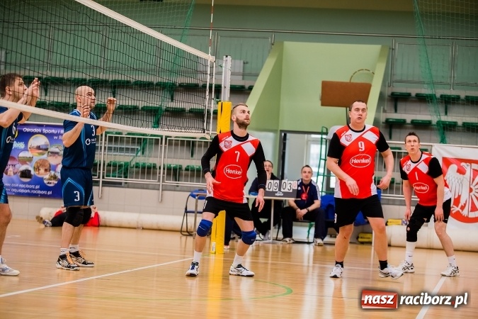 Zdjęcie w galerii na portalu naszraciborz.pl: Siatkarski Turniej Zakładów Pracy i Służb Mundurowych: Eko-Okna znów zwycięskie wiadomości z regionu