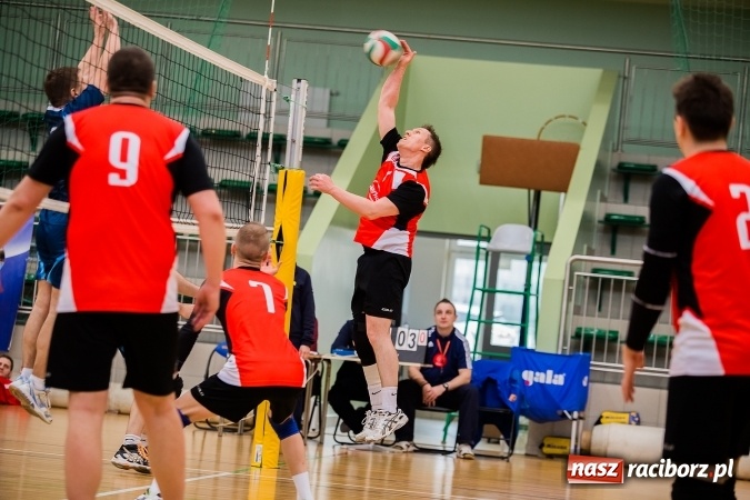 Zdjęcie w galerii na portalu naszraciborz.pl: Siatkarski Turniej Zakładów Pracy i Służb Mundurowych: Eko-Okna znów zwycięskie wiadomości z regionu