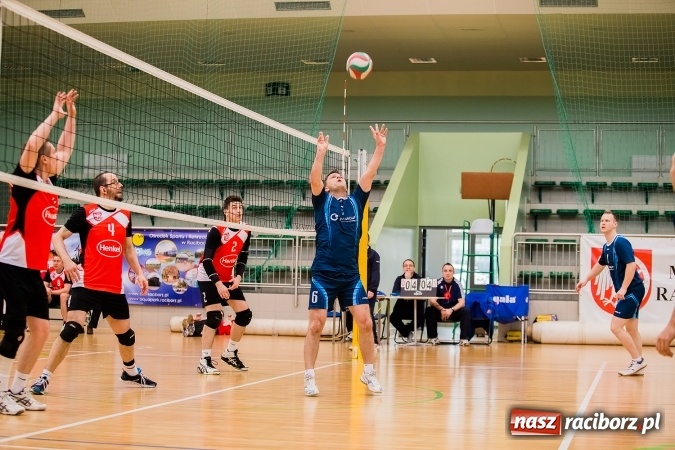 Zdjęcie w galerii na portalu naszraciborz.pl: Siatkarski Turniej Zakładów Pracy i Służb Mundurowych: Eko-Okna znów zwycięskie wiadomości z regionu