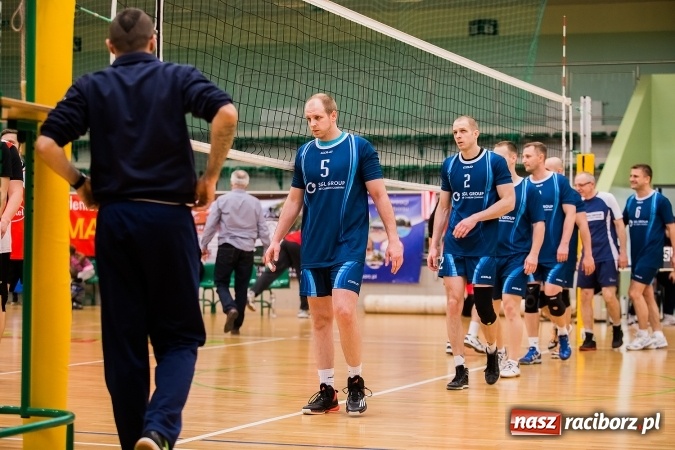 Zdjęcie w galerii na portalu naszraciborz.pl: Siatkarski Turniej Zakładów Pracy i Służb Mundurowych: Eko-Okna znów zwycięskie wiadomości z regionu