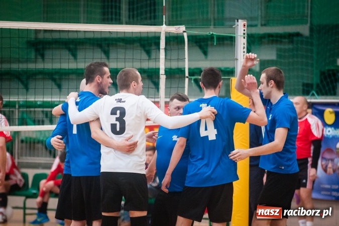 Zdjęcie w galerii na portalu naszraciborz.pl: Siatkarski Turniej Zakładów Pracy i Służb Mundurowych: Eko-Okna znów zwycięskie wiadomości z regionu