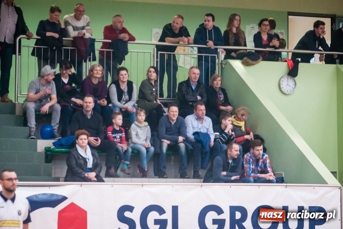 Zdjęcie w galerii na portalu naszraciborz.pl: Siatkarski Turniej Zakładów Pracy i Służb Mundurowych: Eko-Okna znów zwycięskie wiadomości z regionu