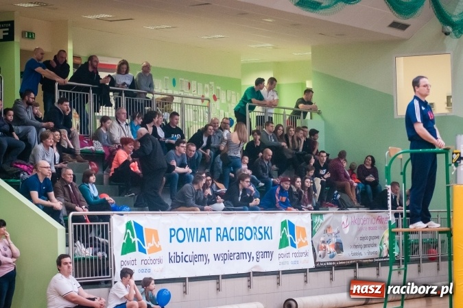 Zdjęcie w galerii na portalu naszraciborz.pl: Siatkarski Turniej Zakładów Pracy i Służb Mundurowych: Eko-Okna znów zwycięskie wiadomości z regionu