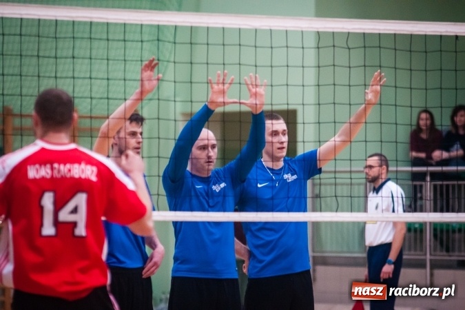 Zdjęcie w galerii na portalu naszraciborz.pl: Siatkarski Turniej Zakładów Pracy i Służb Mundurowych: Eko-Okna znów zwycięskie wiadomości z regionu