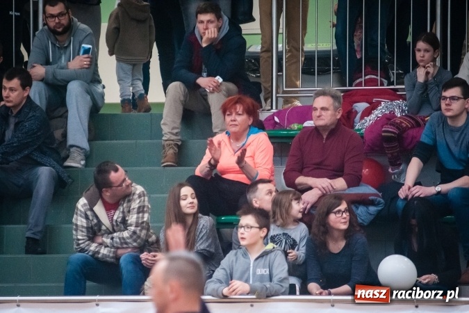 Zdjęcie w galerii na portalu naszraciborz.pl: Siatkarski Turniej Zakładów Pracy i Służb Mundurowych: Eko-Okna znów zwycięskie wiadomości z regionu