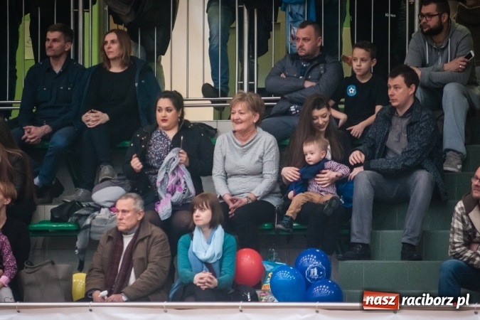 Zdjęcie w galerii na portalu naszraciborz.pl: Siatkarski Turniej Zakładów Pracy i Służb Mundurowych: Eko-Okna znów zwycięskie wiadomości z regionu