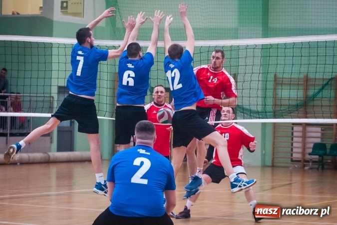 Zdjęcie w galerii na portalu naszraciborz.pl: Siatkarski Turniej Zakładów Pracy i Służb Mundurowych: Eko-Okna znów zwycięskie wiadomości z regionu