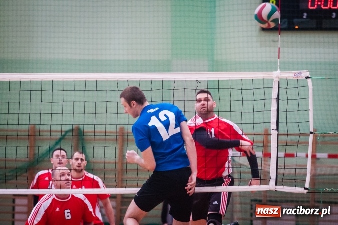 Zdjęcie w galerii na portalu naszraciborz.pl: Siatkarski Turniej Zakładów Pracy i Służb Mundurowych: Eko-Okna znów zwycięskie wiadomości z regionu