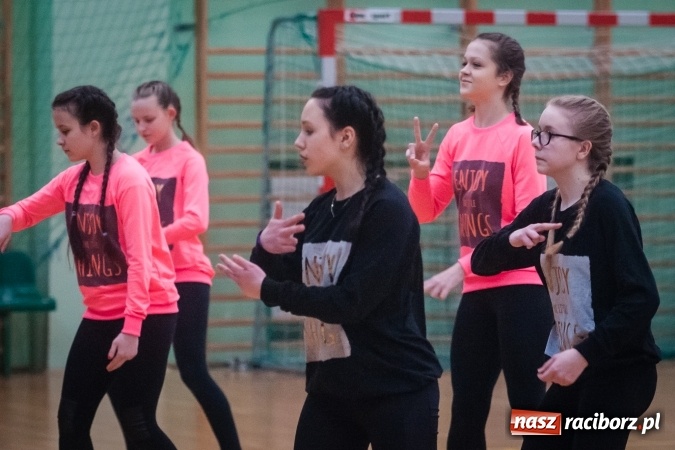 Zdjęcie w galerii na portalu naszraciborz.pl: Siatkarski Turniej Zakładów Pracy i Służb Mundurowych: Eko-Okna znów zwycięskie wiadomości z regionu