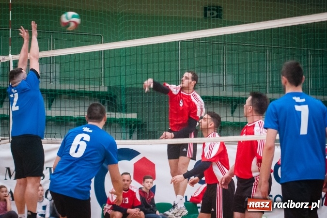 Zdjęcie w galerii na portalu naszraciborz.pl: Siatkarski Turniej Zakładów Pracy i Służb Mundurowych: Eko-Okna znów zwycięskie wiadomości z regionu